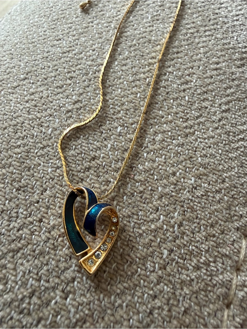 Dior Gold-Heart Motif Pendant Necklace - Picture 7 of 8